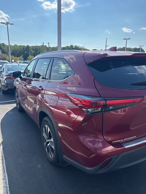 2023 Toyota Highlander XLE photo 4