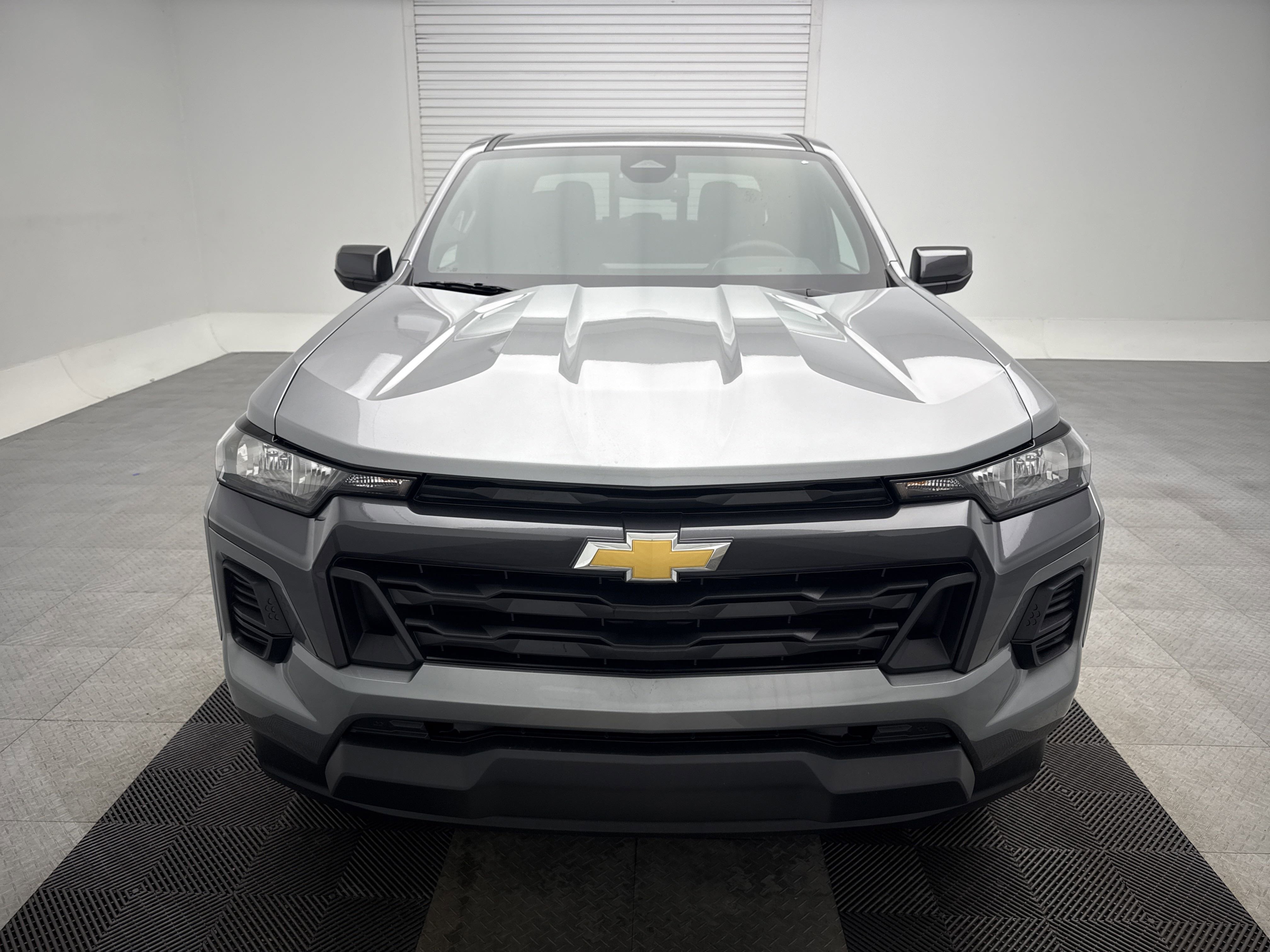 2025 Chevrolet Colorado Work Truck LT photo 2