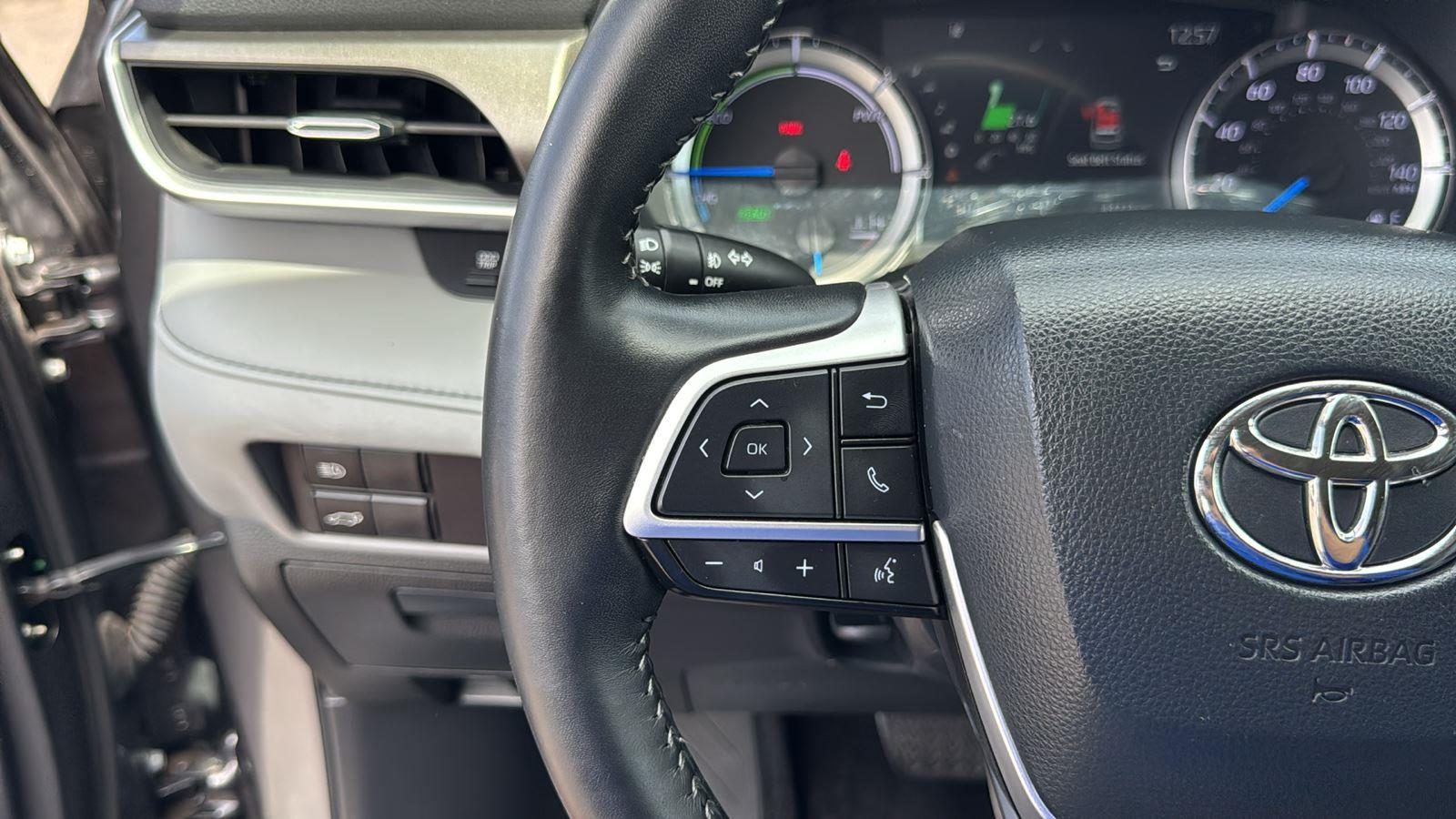 2023 Toyota Highlander Hybrid LE photo 16