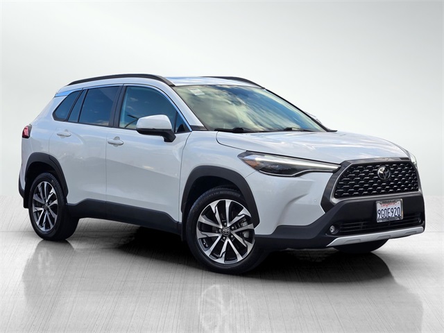 2023 Toyota Corolla Cross XLE's photo