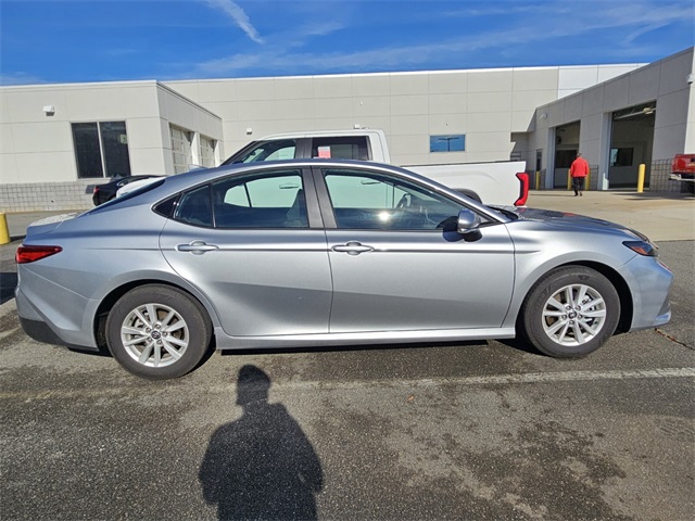 2026 Toyota Camry LE photo 4