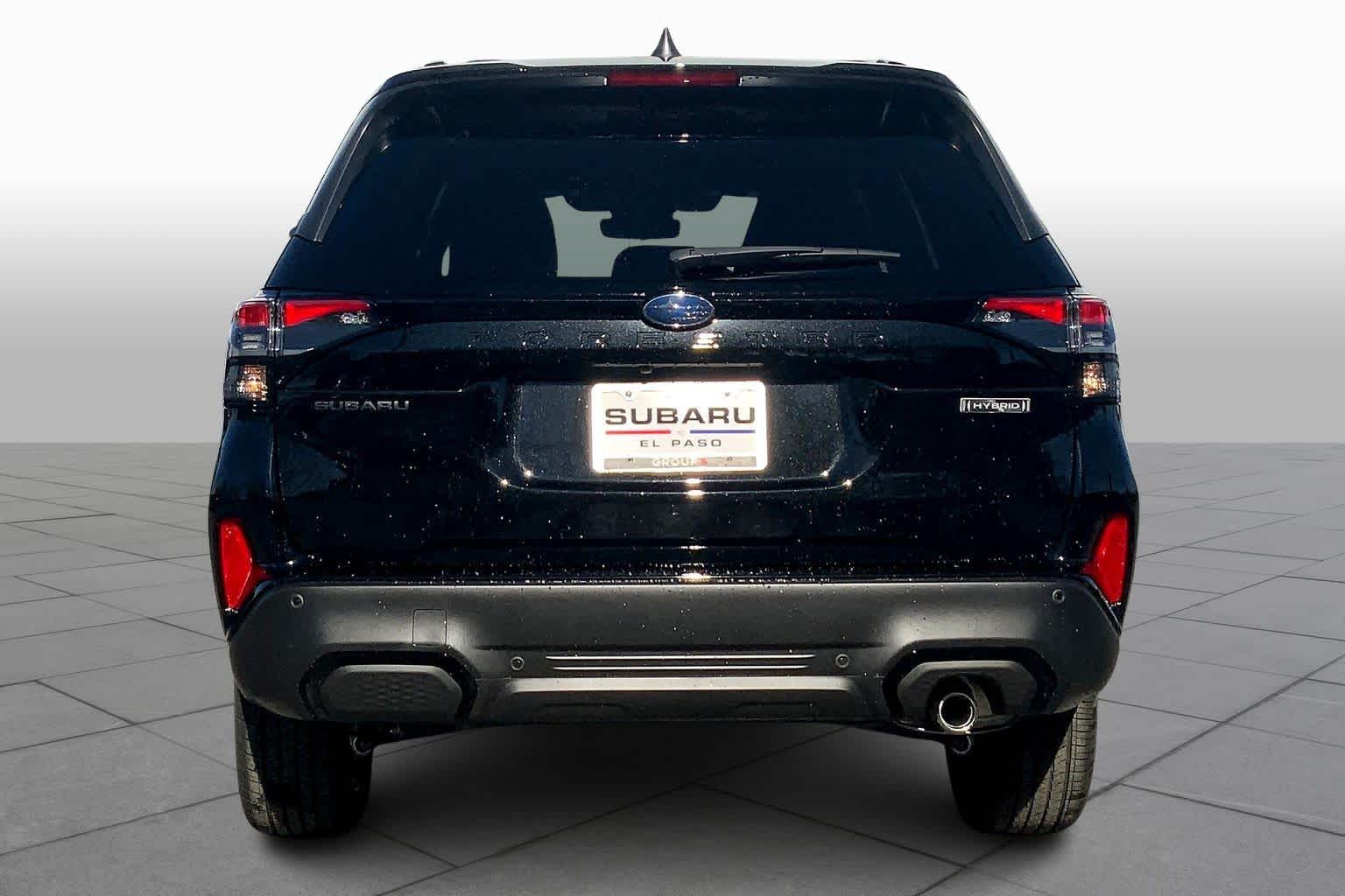 2025 Subaru Forester Touring photo 4