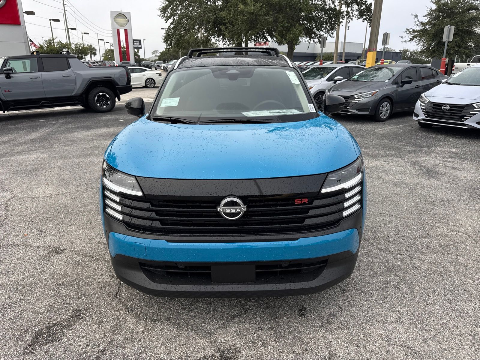 2026 Nissan Kicks SR photo 3