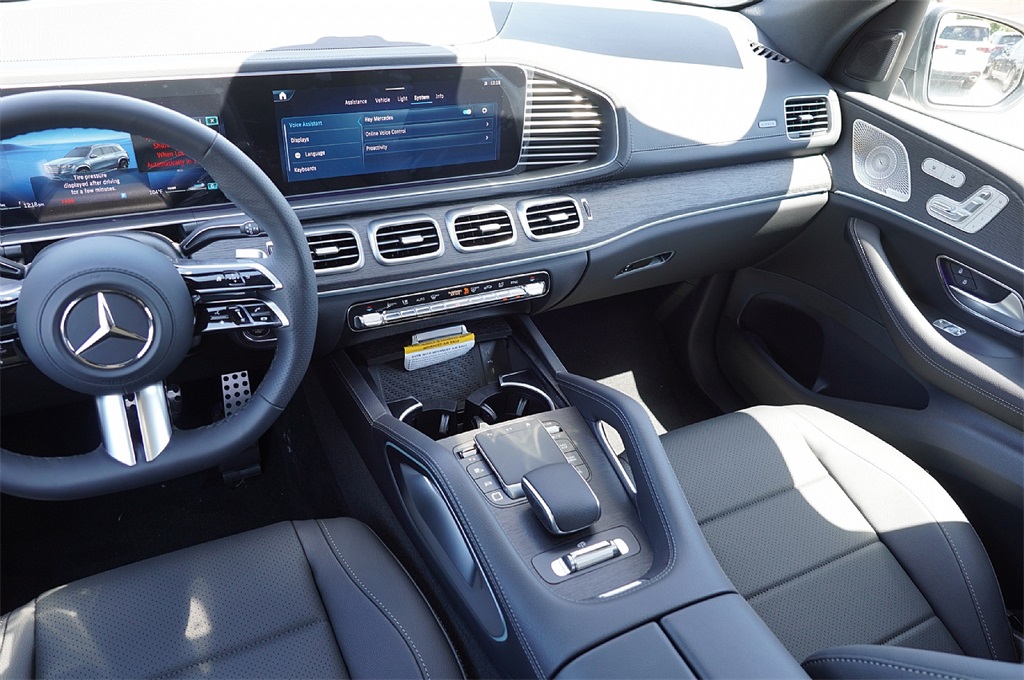 2026 Mercedes Benz GLS 450 4MATIC photo 12