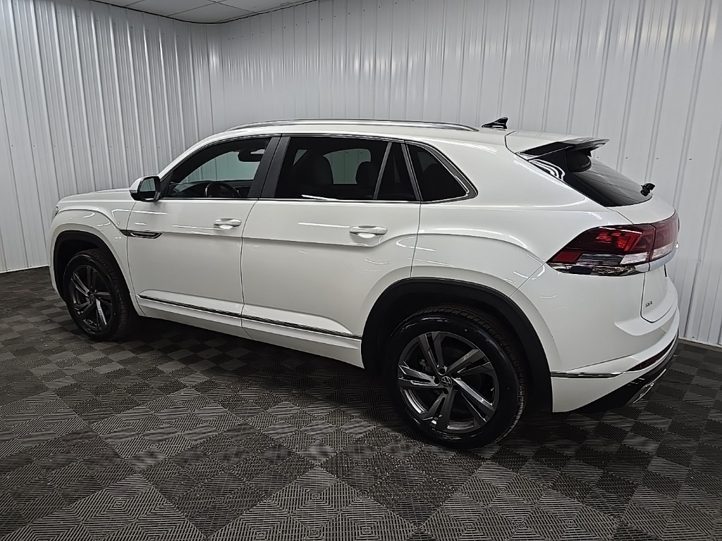 2024 Volkswagen Atlas Cross Sport SEL R-Line photo 3