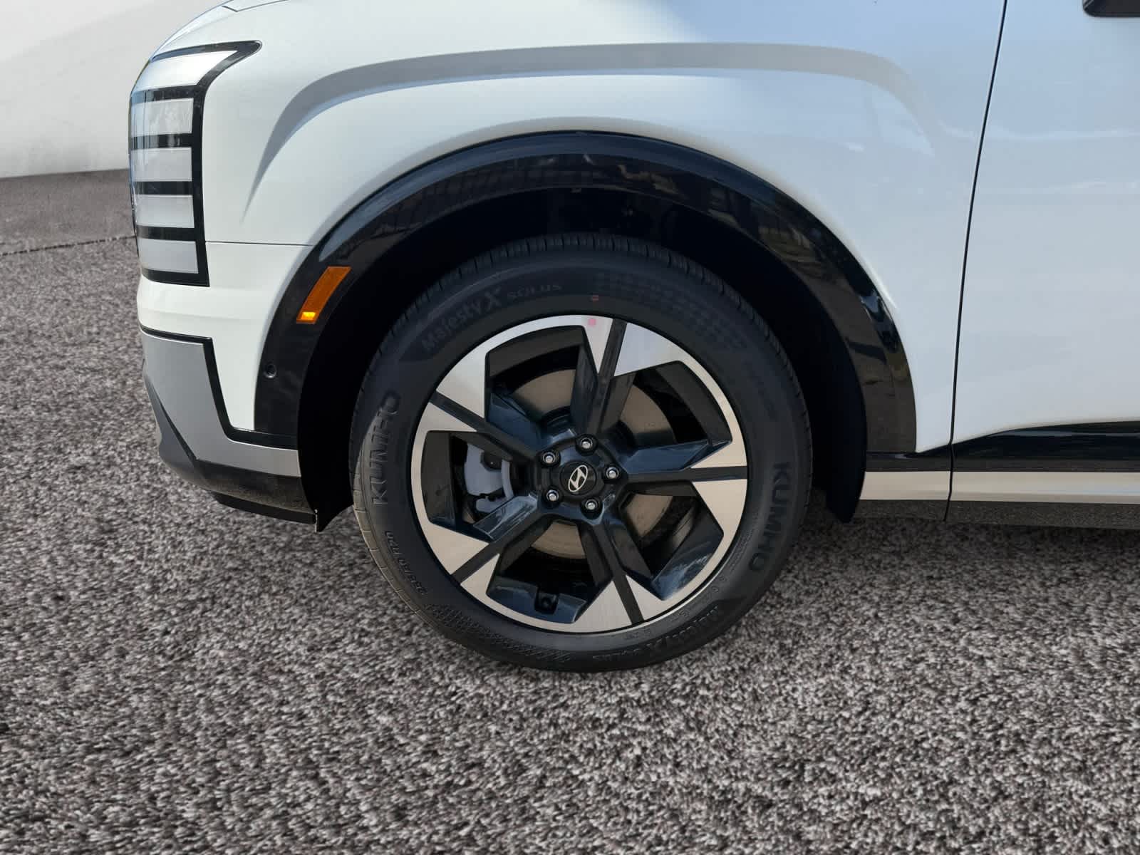 2026 Hyundai Palisade Limited photo 13