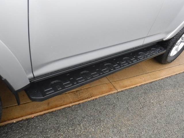 2024 Toyota 4Runner SR5 photo 4