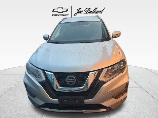 2018 Nissan Rogue SV photo 2