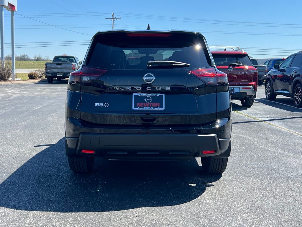2025 Nissan Rogue S photo 4