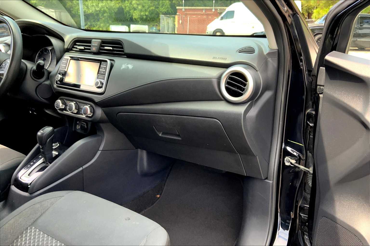2020 Nissan Versa S photo 16