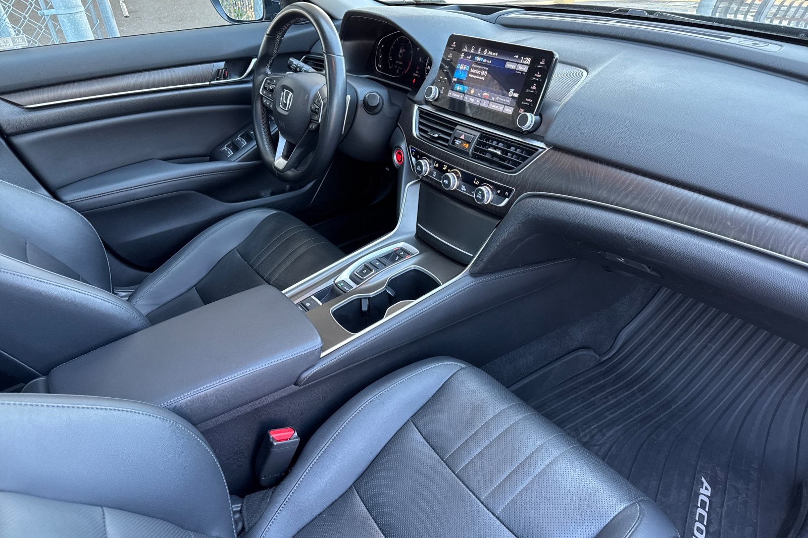 2022 Honda Accord Touring 2.0T photo 15