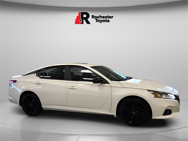 2022 Nissan Altima SR