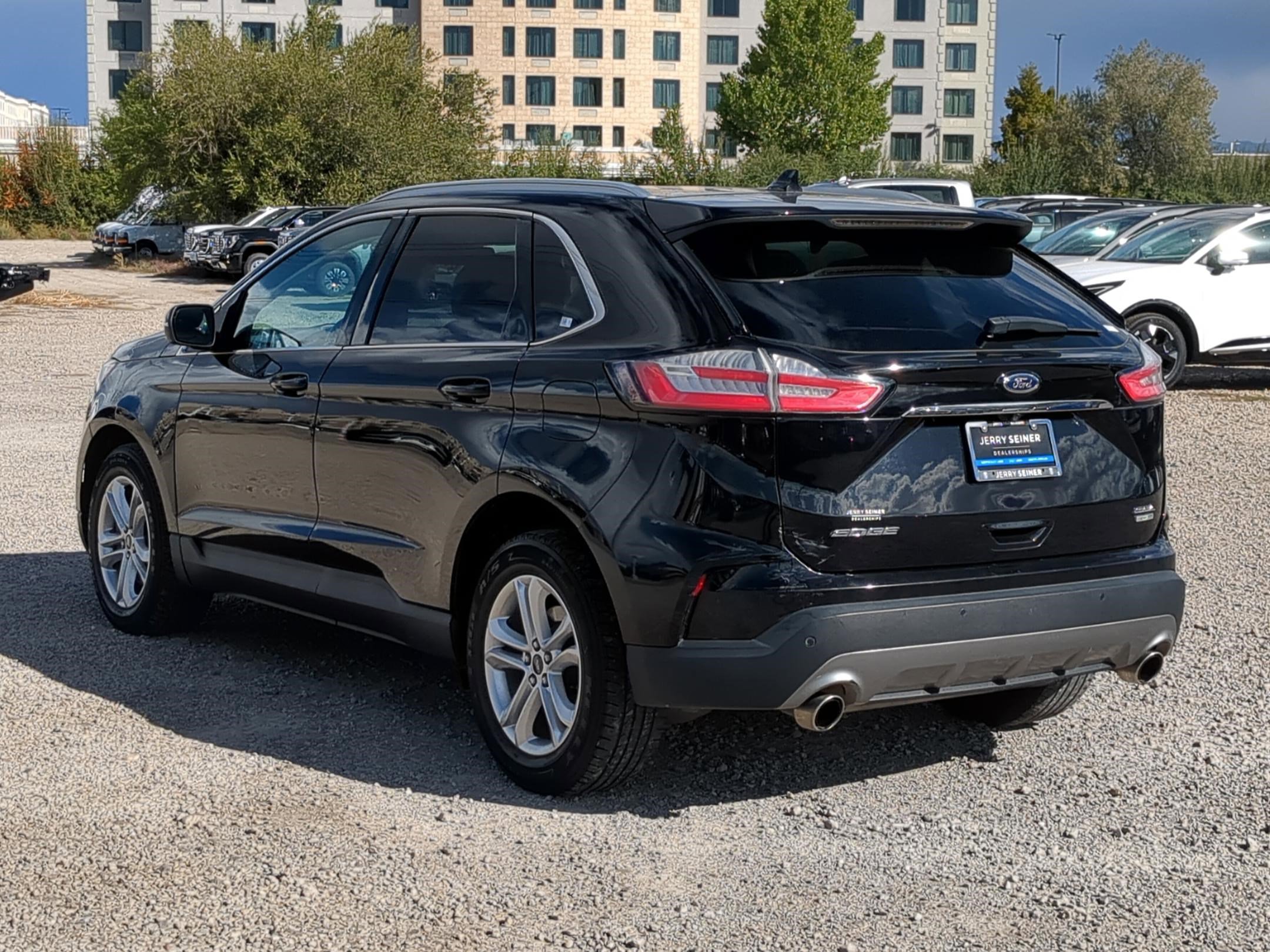 2019 Ford Edge SEL photo 3