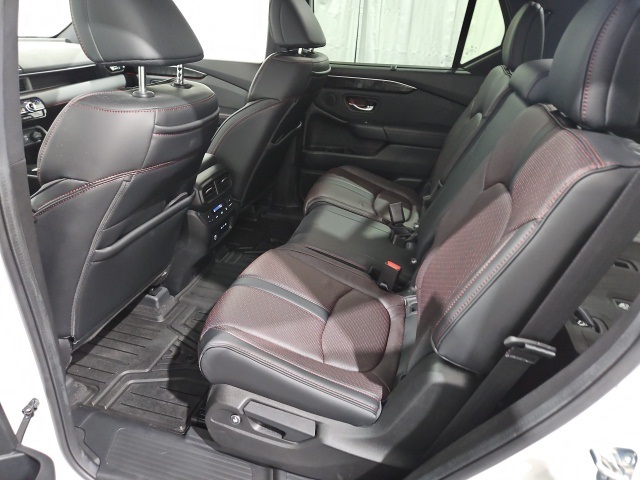 2025 Honda Pilot Black Edition photo 11