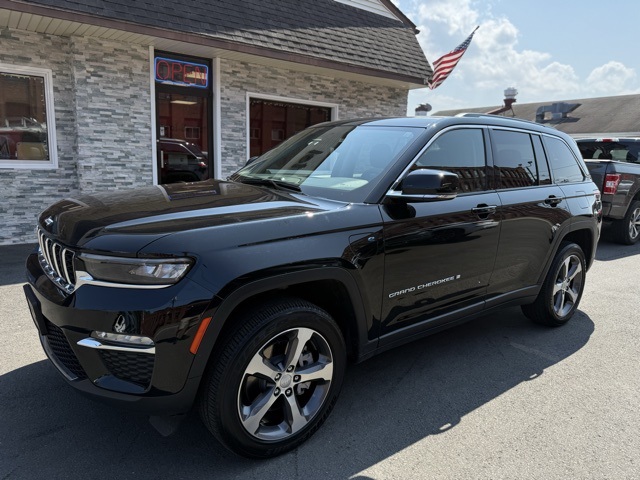 2023 Jeep Grand Cherokee 4xe's photo