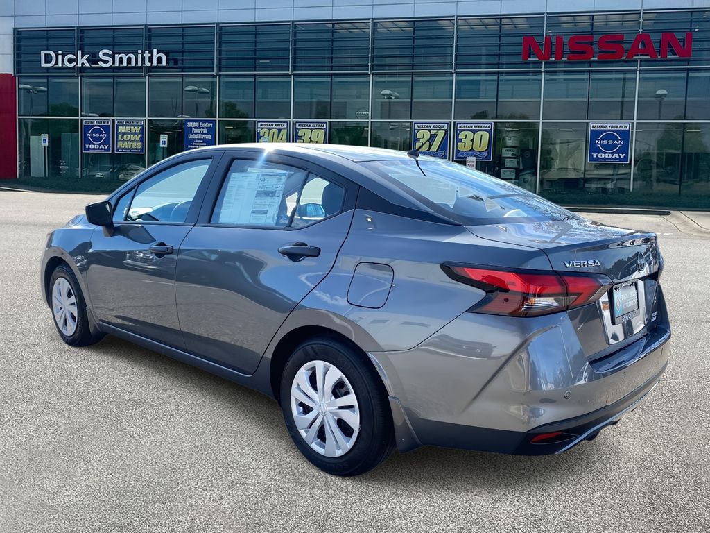 2025 Nissan Versa S photo 4