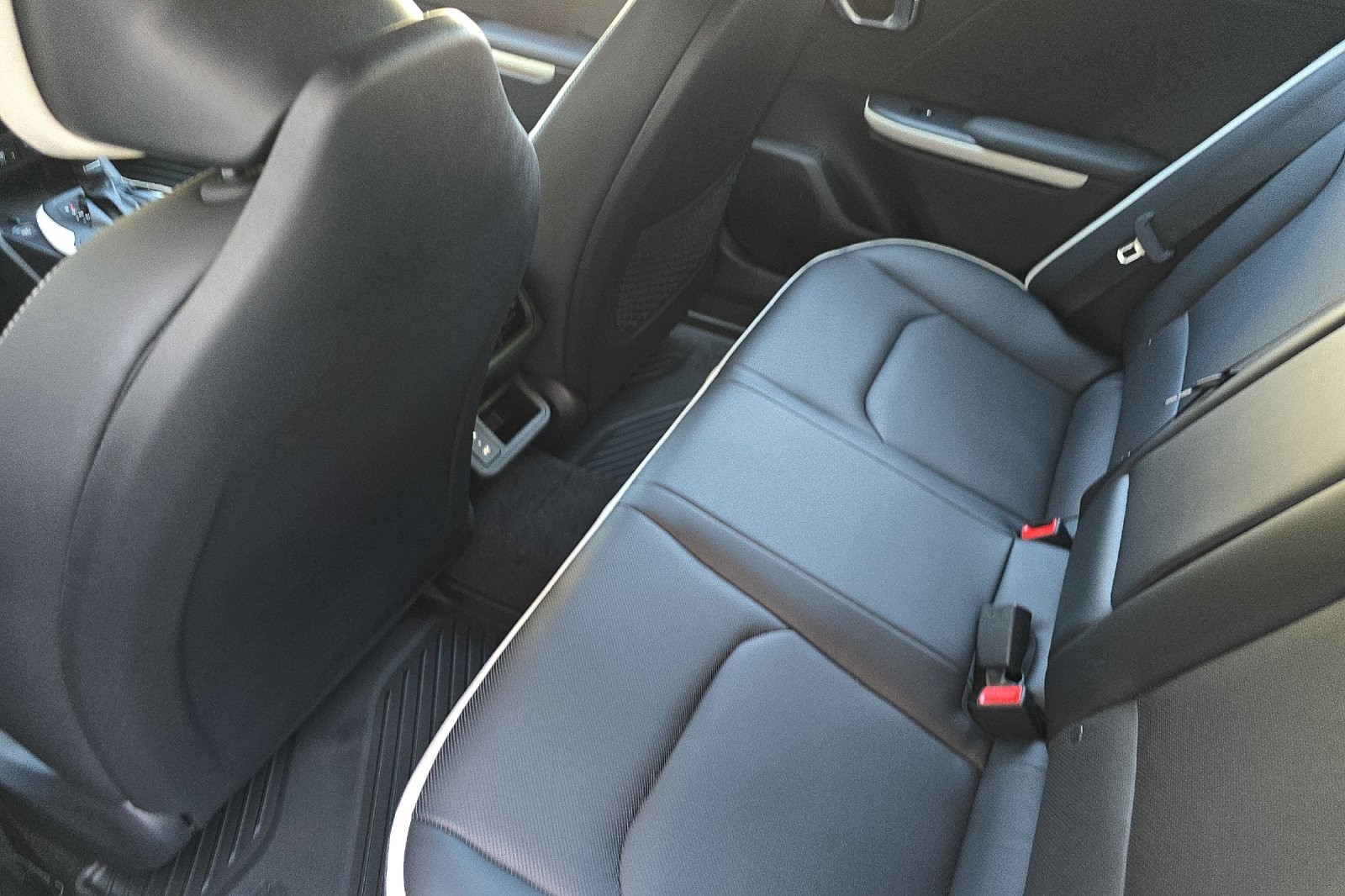2025 Kia K4 GT-Line Turbo photo 8
