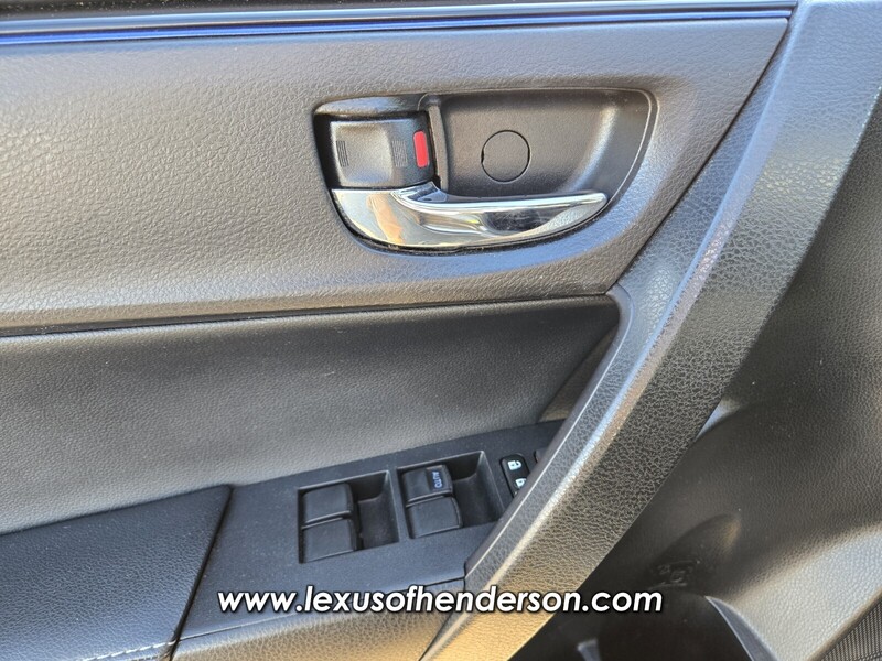 2018 Toyota Corolla L photo 18