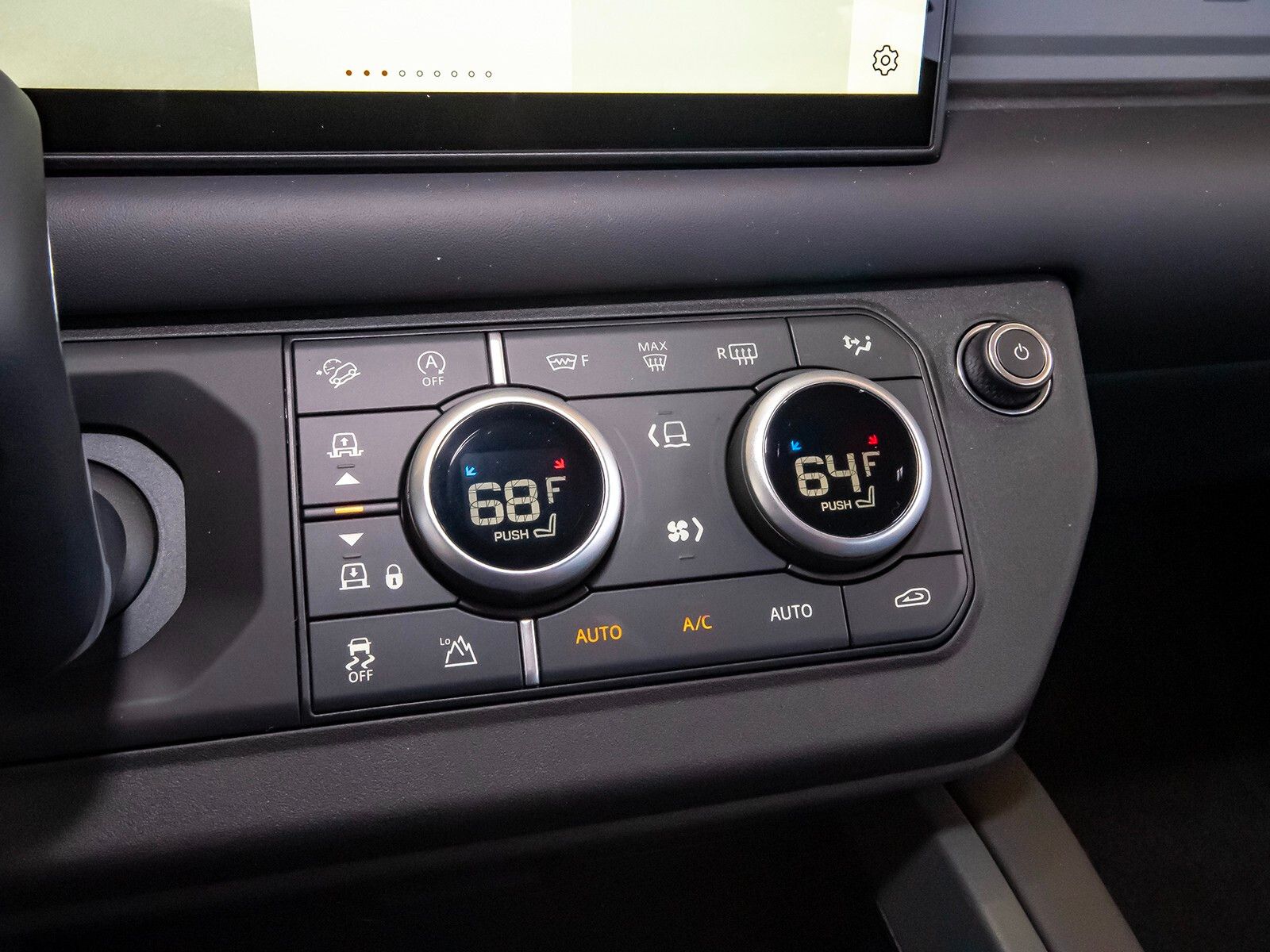 2025 Land Rover Defender 110 X-Dynamic SE photo 24