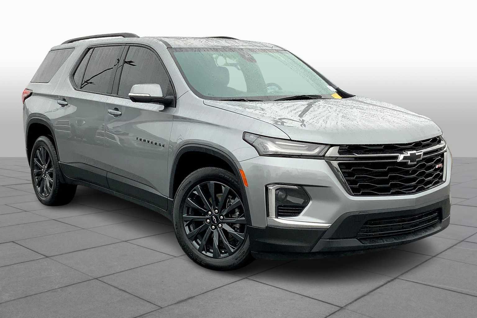 2023 Chevrolet Traverse RS photo 2