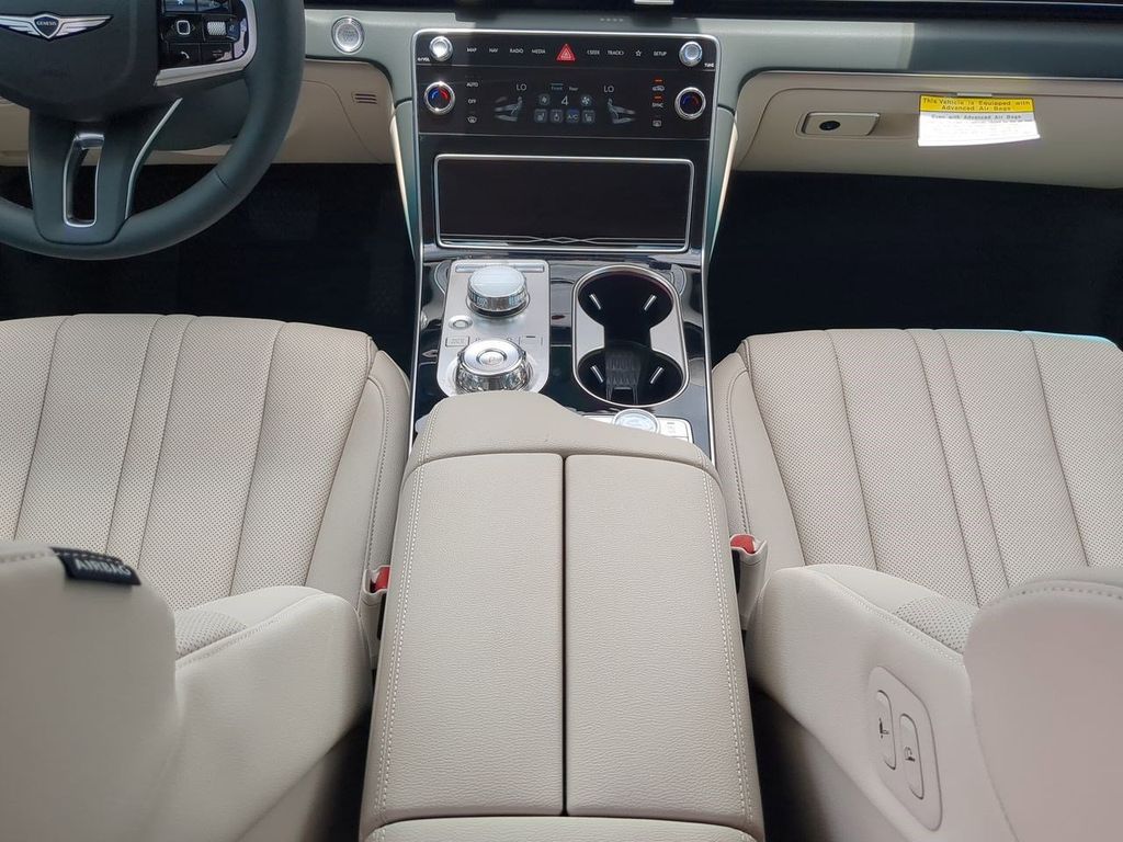 2025 Genesis GV80 2.5T Standard AWD photo 17