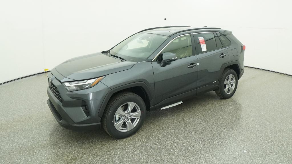 2025 Toyota RAV4 XLE's photo