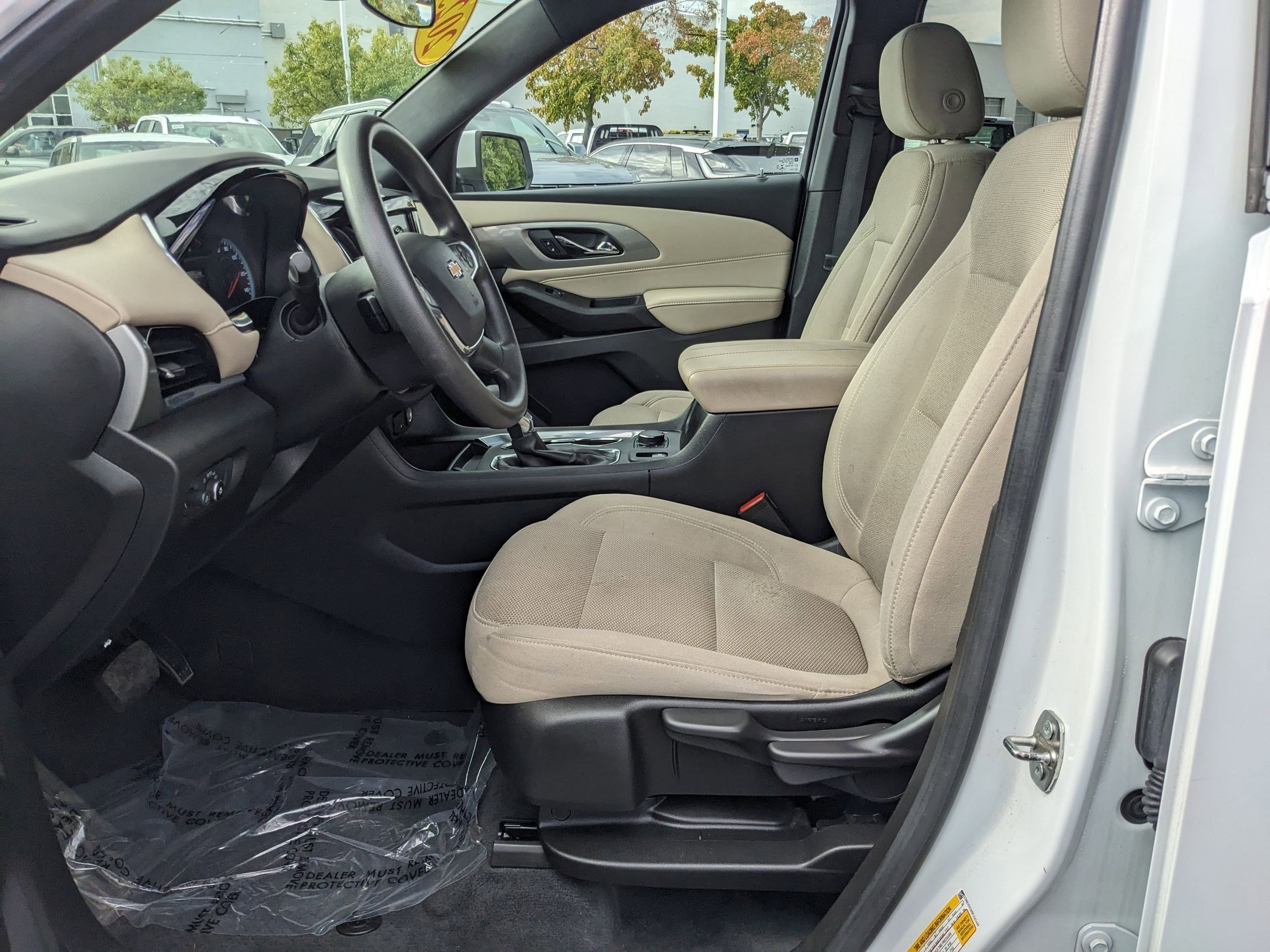 2023 Chevrolet Traverse LS photo 16