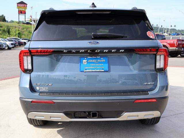 2025 Ford Explorer photo 4