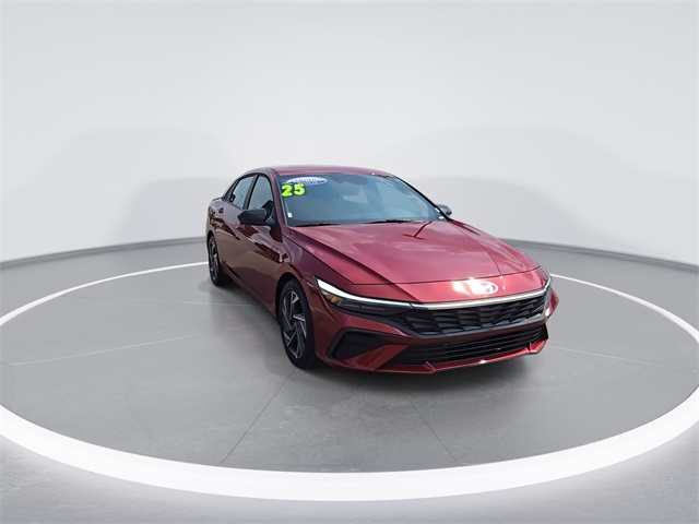 2025 Hyundai Elantra SEL Sport photo 2