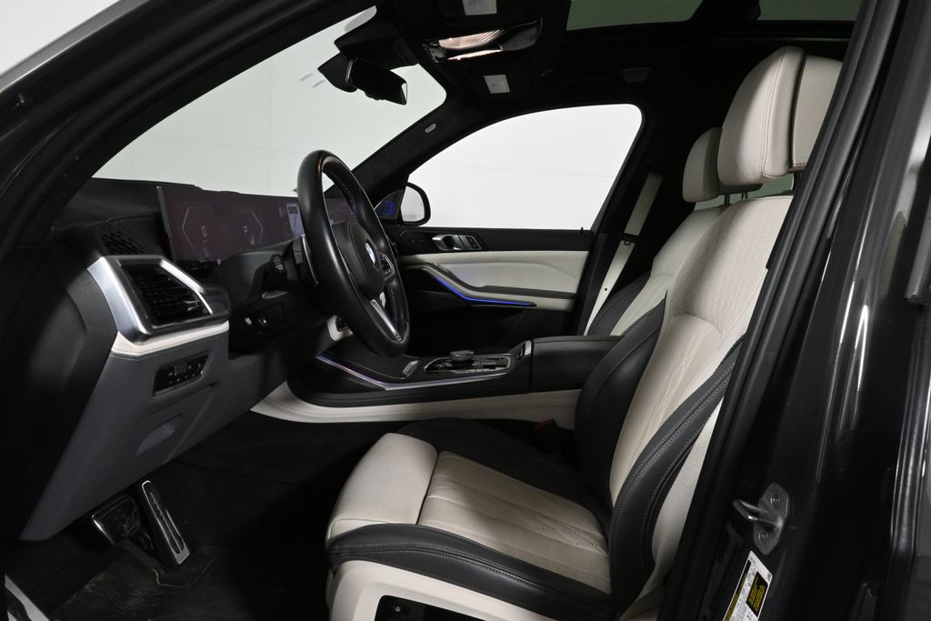 2023 Bmw X7 M60i photo 3