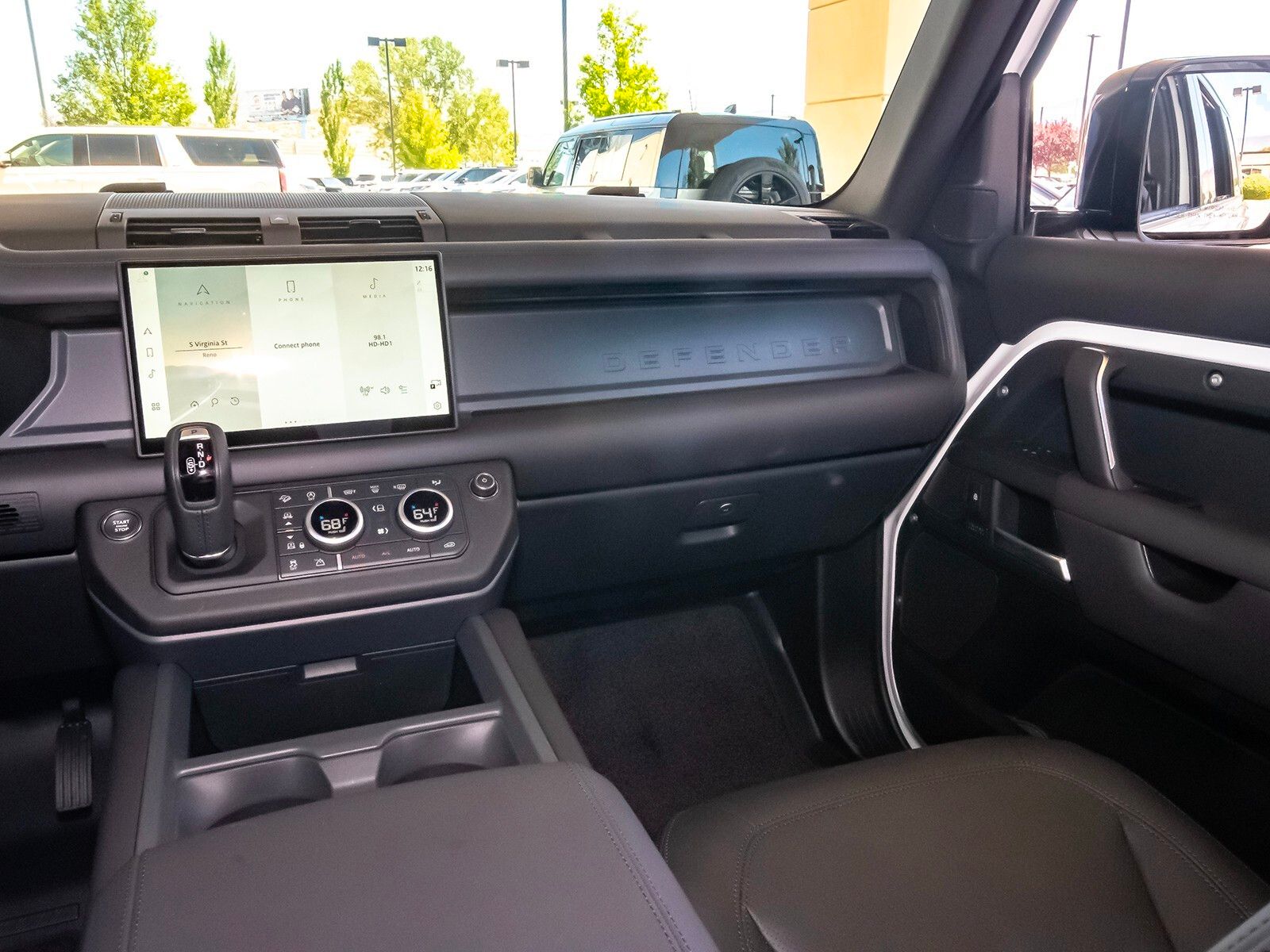 2025 Land Rover Defender 110 X-Dynamic SE photo 36