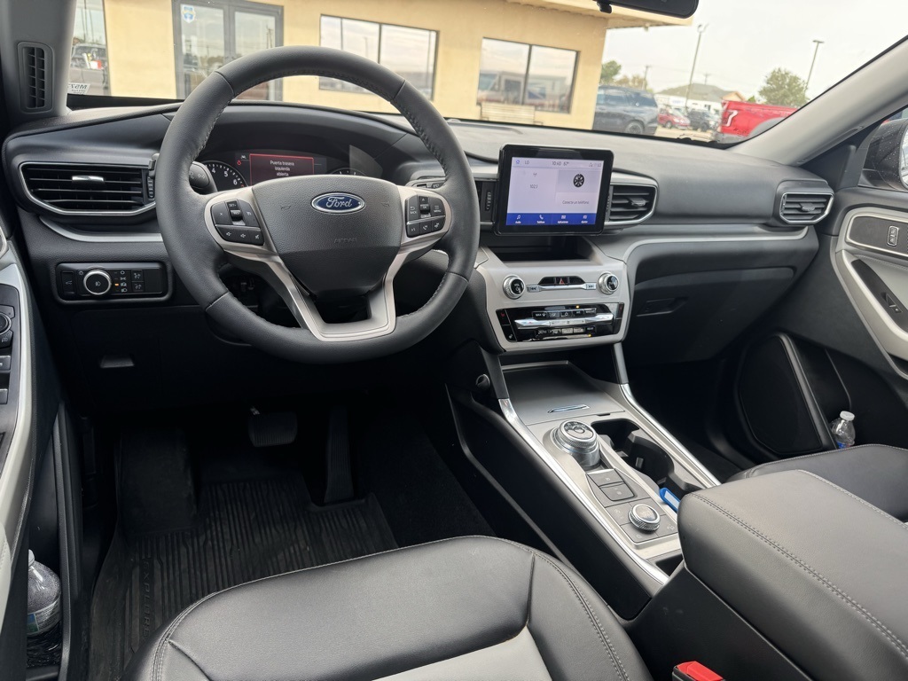 2024 Ford Explorer XLT photo 3