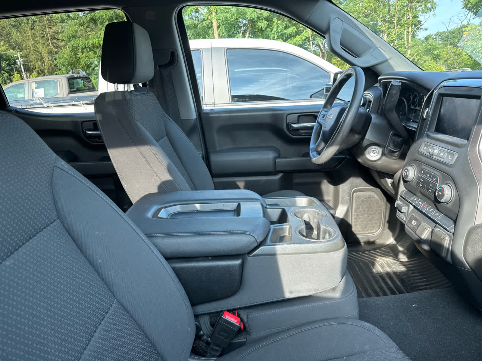 2020 Chevrolet Silverado 1500 Custom photo 3