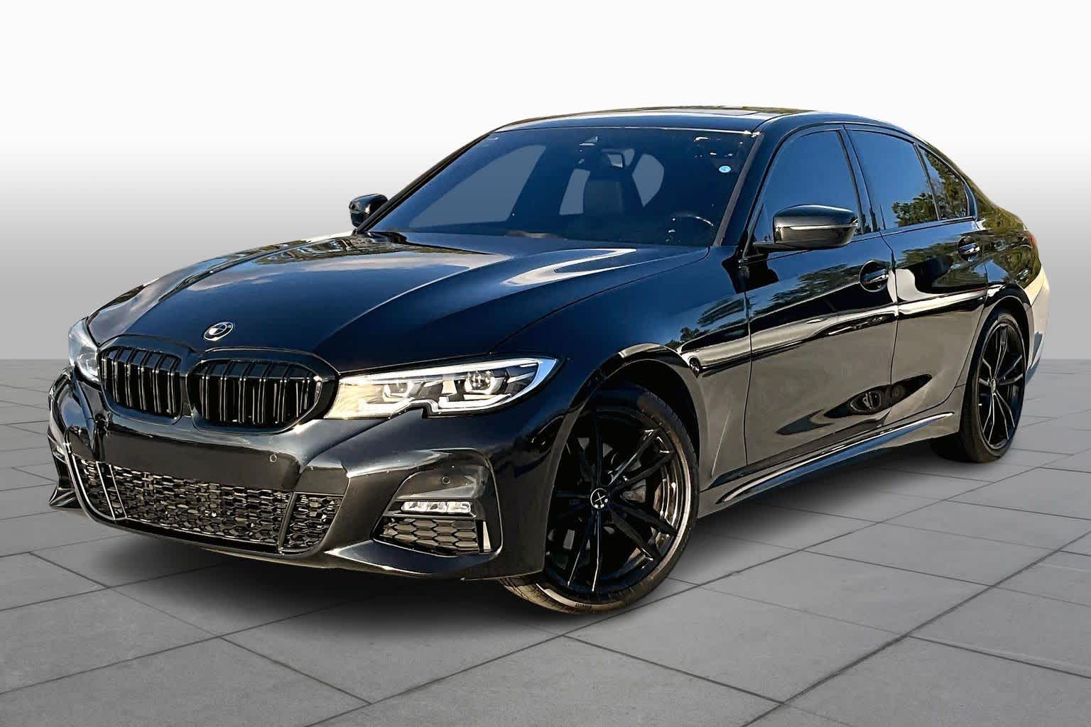 2022 BMW 3 Series 330i's photo