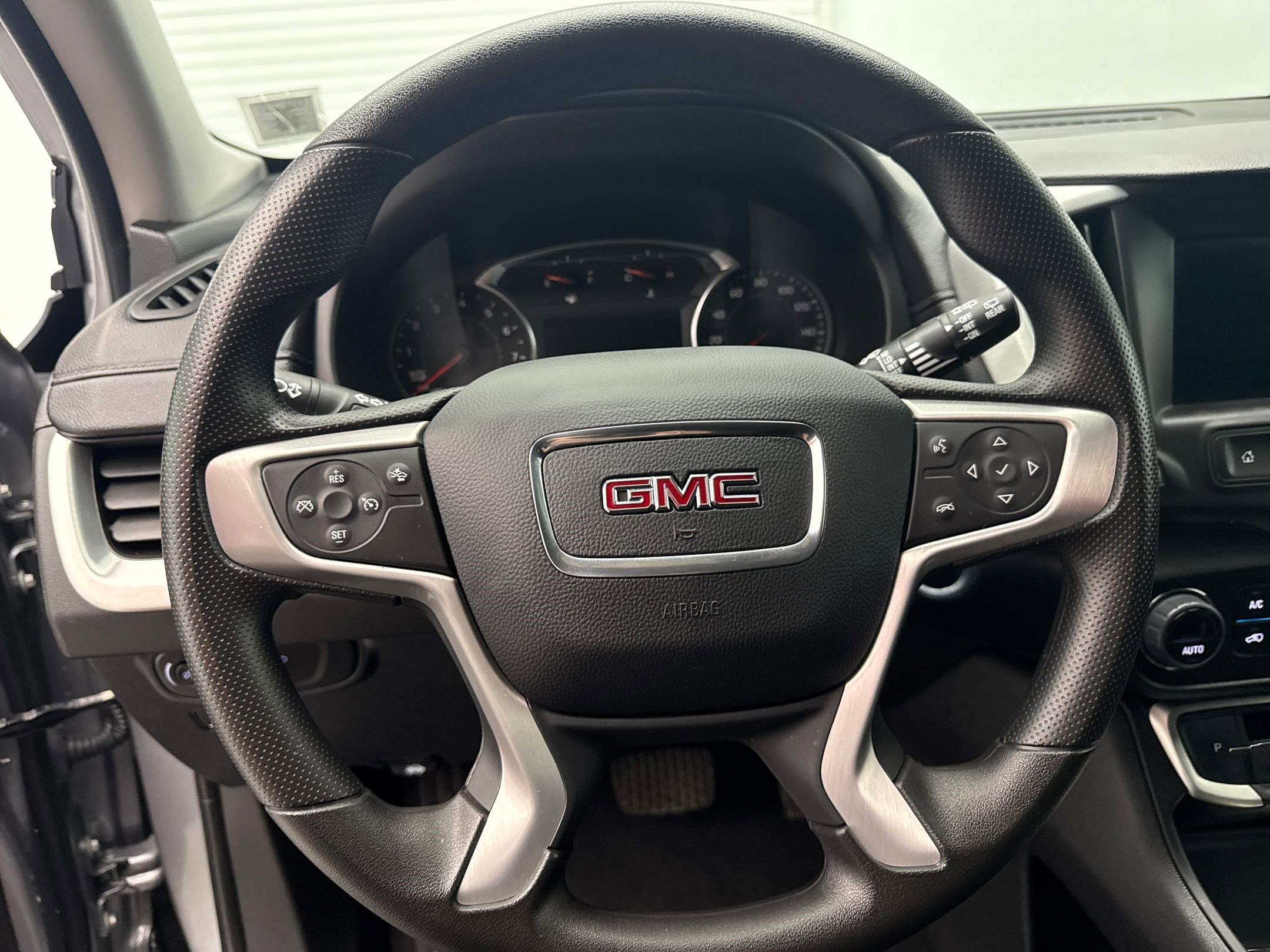 2024 Gmc Terrain SLE photo 16