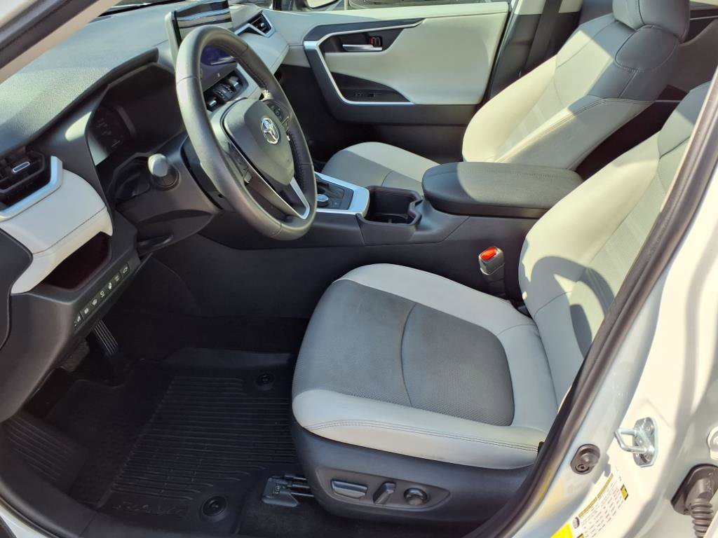 2024 Toyota RAV4 Hybrid Limited photo 4