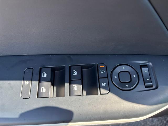 2025 Kia K4 GT-Line photo 4