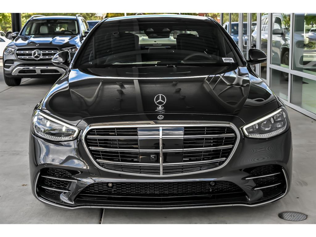 2026 Mercedes Benz S 580 4MATIC photo 2
