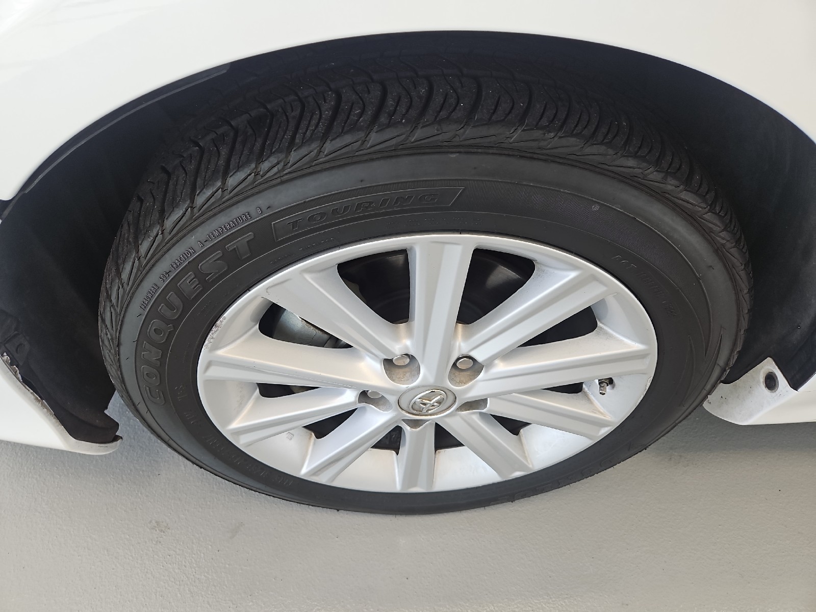 Used 2013 WHITE Toyota XLE image 22