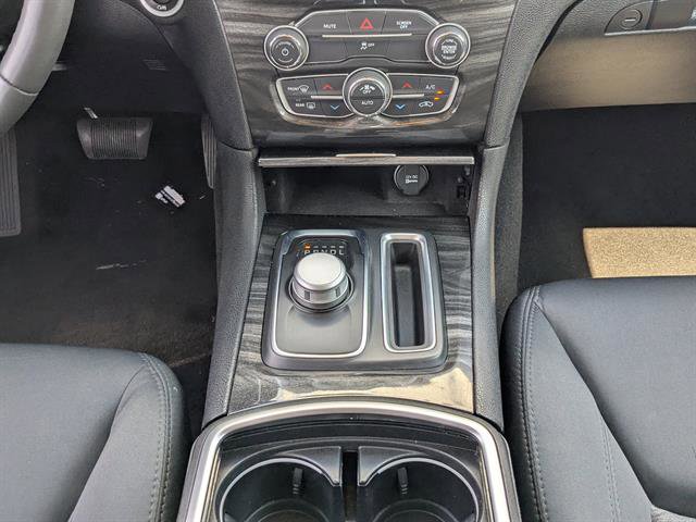 2022 Chrysler 300 Touring photo 5