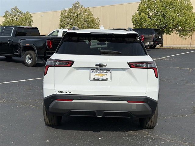 2026 Chevrolet Equinox LT photo 2