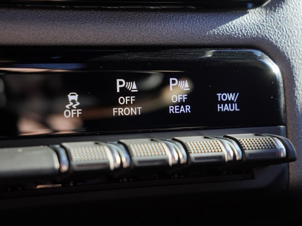 New 2026 Diamond Black Crystal Pearl-Coat Exterior Paint RAM Big Horn image 18