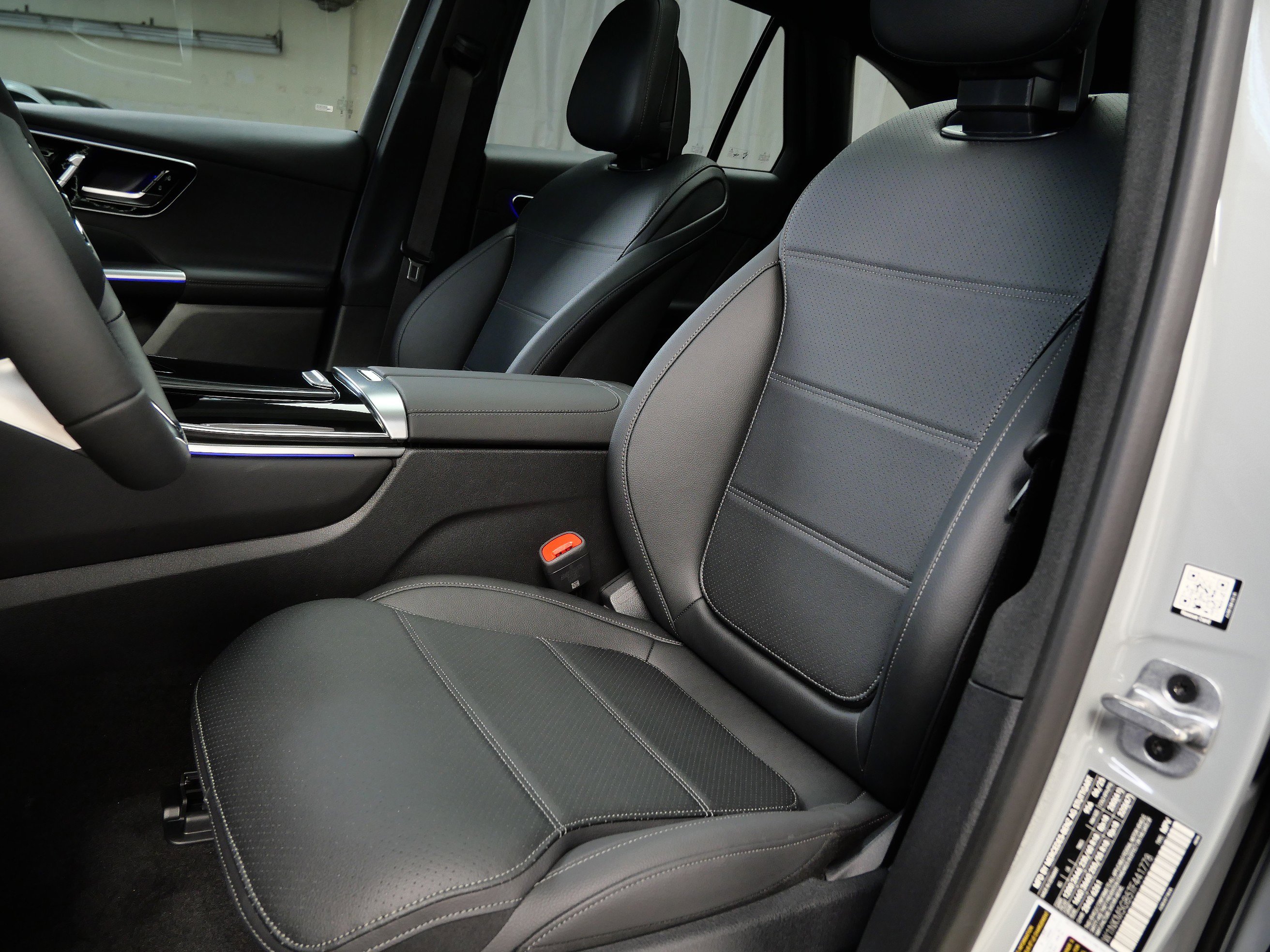 2026 Mercedes Benz GLC 350e 4MATIC photo 2