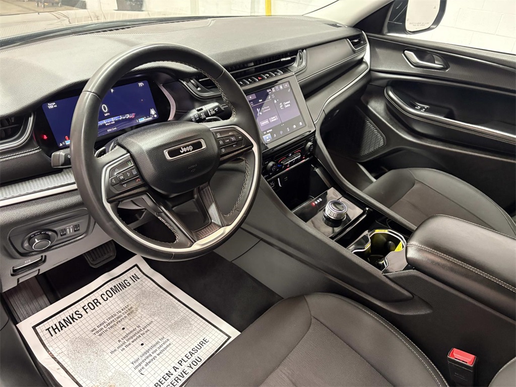 2023 Jeep Grand Cherokee Laredo photo 44