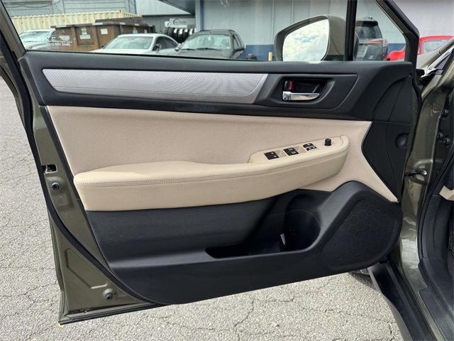 2018 Subaru Outback 2.5i Premium photo 24