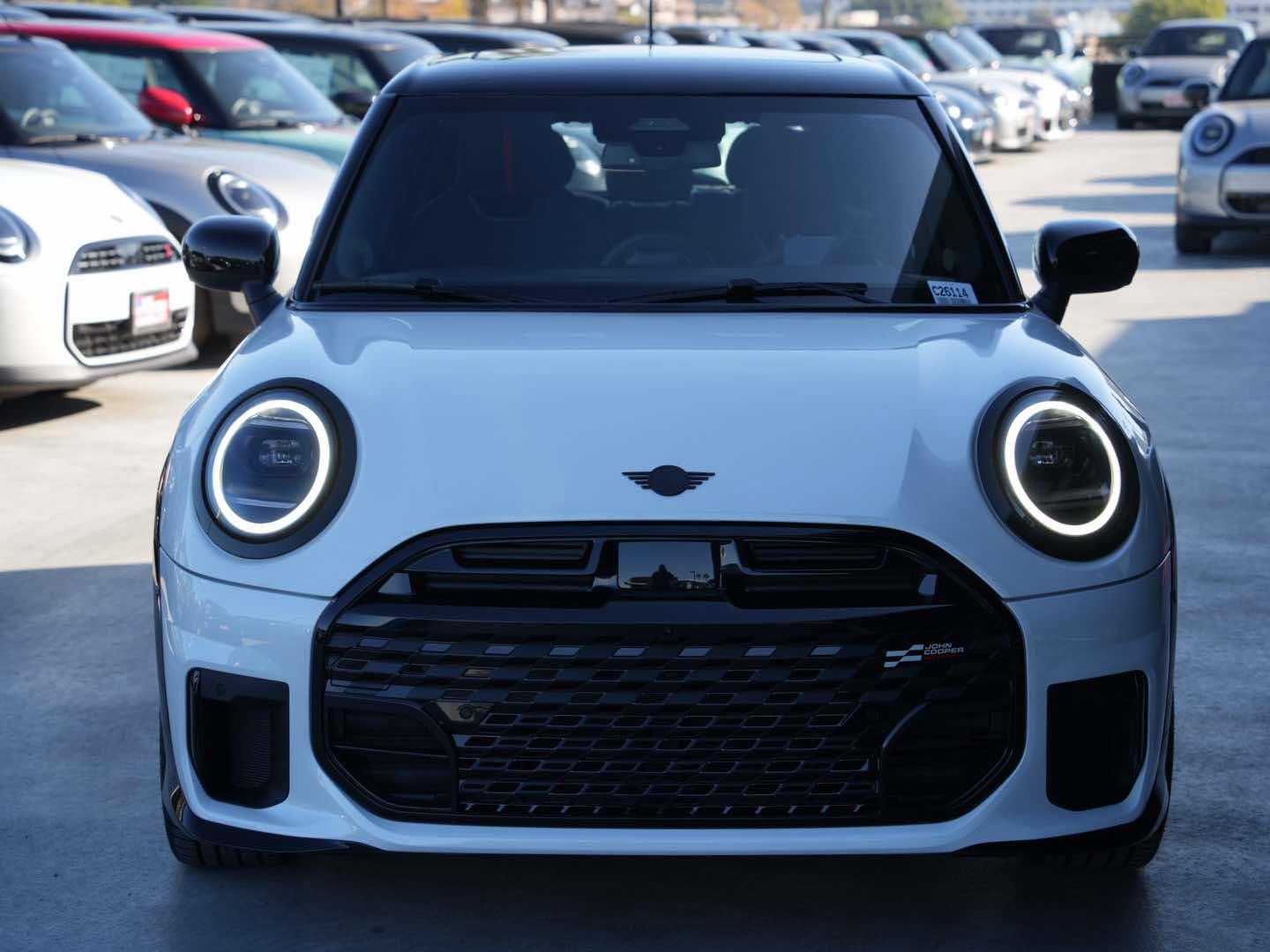 2026 Mini Cooper 4 Door Hardtop S Iconic photo 2