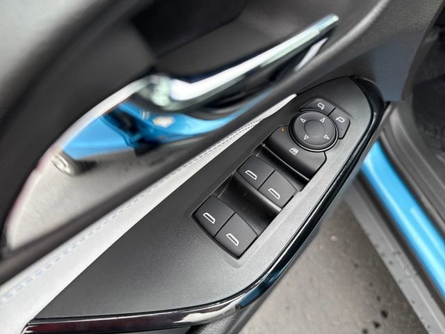 2025 Chevrolet Trax LT photo 10