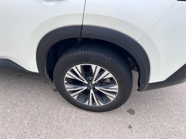 2023 Nissan Rogue SV photo 3