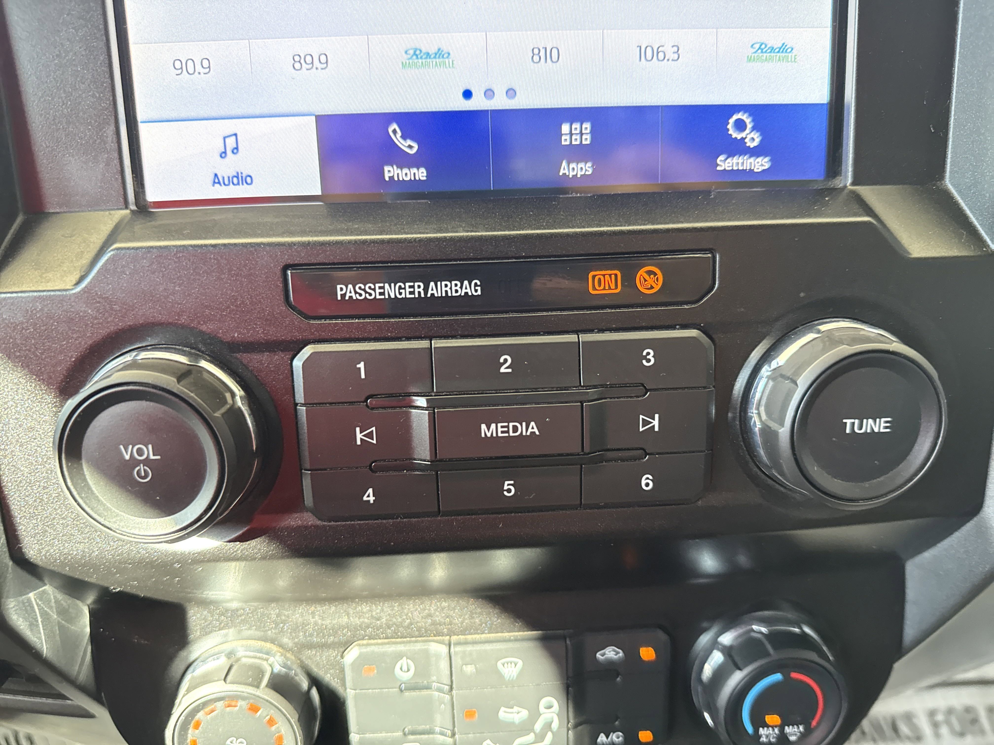 2020 Ford F-250 XLT photo 8