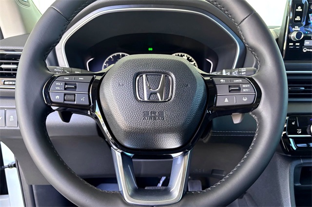 2025 Honda Pilot Touring photo 11